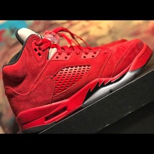 Jordan 5 Retro Red Suede (GS) Size 6 💋.